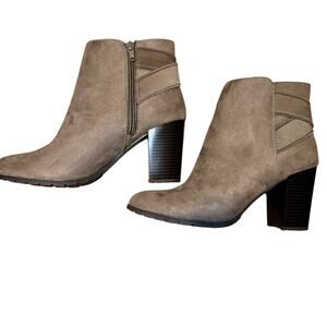 NWOT A New Day 9 Brown Women's Chelsea Boots 3 Inch High Heel Shoes New